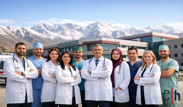 Yüksekova Devlet Hastanesi Güçleniyor: 10 Yeni Uzman Hekim Göreve Başladı