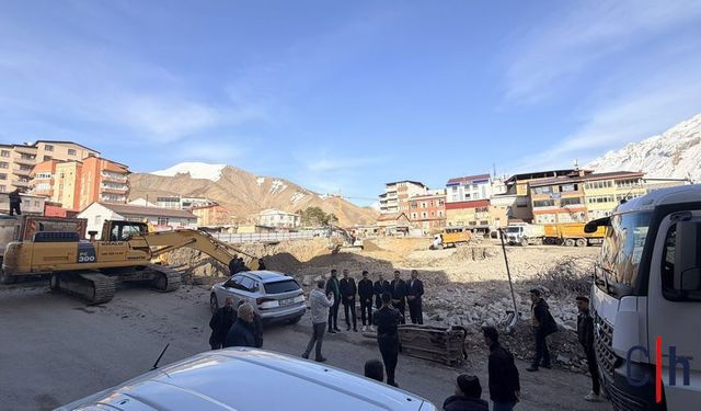 Şehrin Çehresi Değişiyor: Hakkâri’ye Yeni Meydan Geliyor