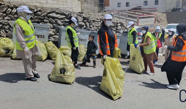 Hakkâri’de Temizlik Seferberliği: 15 Mahallede Eş Zamanlı Çalışma