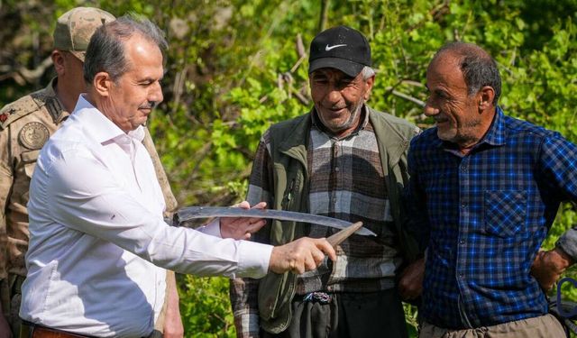Vali Taşyapan: Kazan Vadisi’nde Ziyaretlerde Bulundu