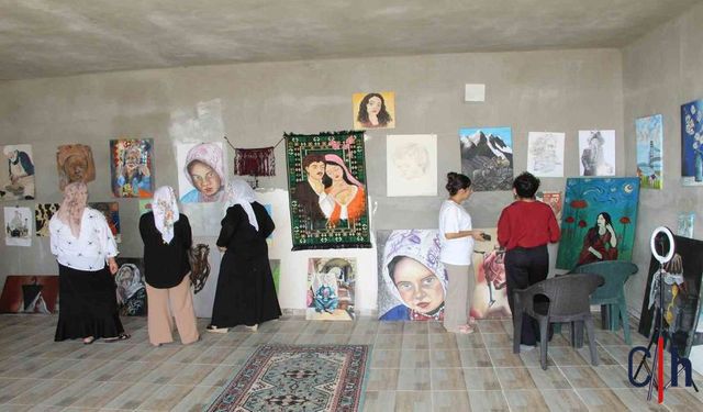 Önyargıları Tuvale Gömdü! Bodrum Katını Sanat Akademisine Dönüştüren Genç Ressamın Azim Öyküsü