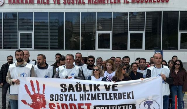 Hakkâri’de Psikoloğa Bıçaklı Saldırı: SES’ten İl Müdürlüğü Önünde Tepki