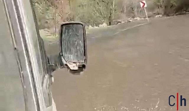 Hakkari’de Taşkın Alarmı: Kavaklı Köy Yolu Sular Altında Kaldı