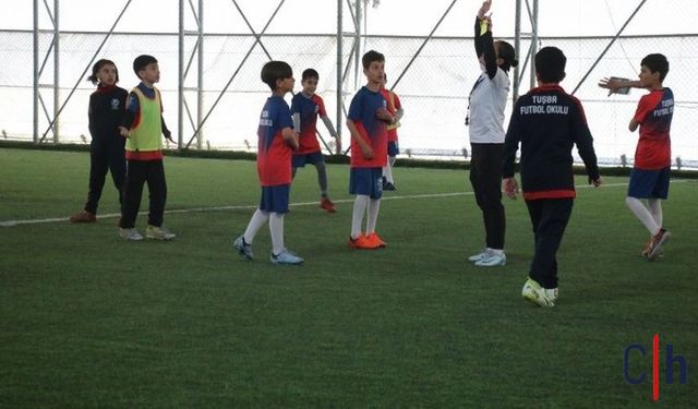 Gençleri Bağımlılıktan Koruyacak Önemli Adım: Kız ve Erkek Futbol Okulu Açıldı!