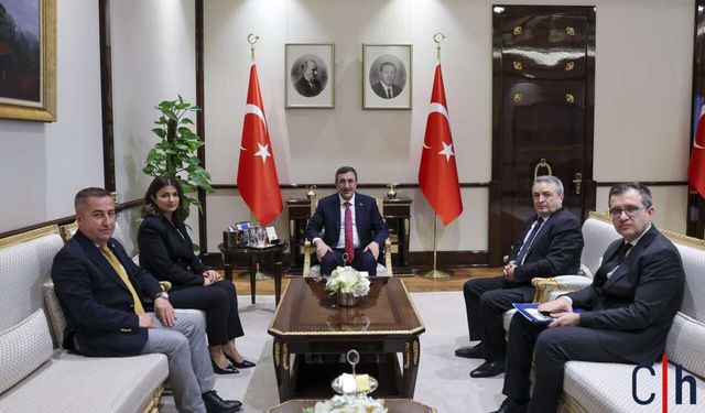 Hakkari’nin Ulaşım ve Kalkınma Talepleri Cevdet Yılmaz’a İletildi