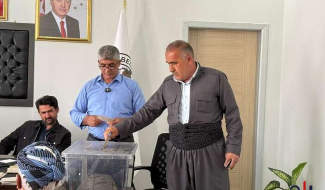 Derecik Belediyesi YRP’den AK Parti’ye Geçti!