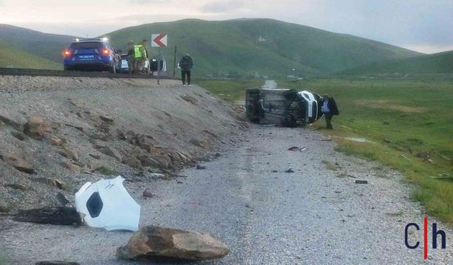 Direksiyon Hakimiyeti Kaybolan Kamyonet Şarampole Yuvarlandı: Sürücü Yaralandı!