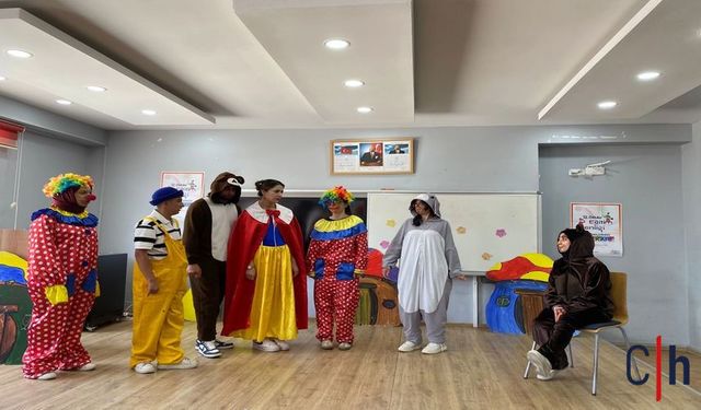 Hakkâri Üniversitesi’nden Öğrencilere “Gülümse Geleceğe” Etkinliği