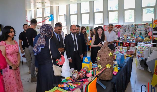 Çukurca’da Yıl Sonu Sergisi Beğeni Topladı