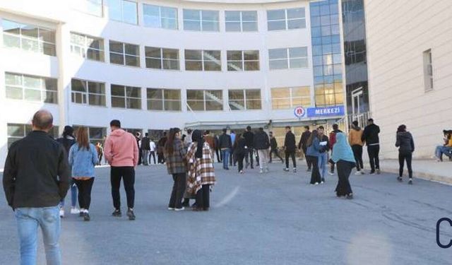 Hakkari’de YKS Heyecanı Başladı: Binlerce Aday Geleceği İçin Ter Dökecek