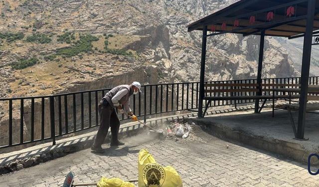 Hakkari-Van Karayolunda Kapsamlı Temizlik Seferberliği