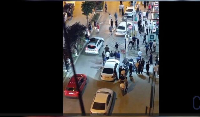 Hakkâri Çarşı Merkezinde Gençler Arasında Kavga Çıktı