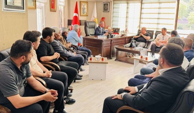 AK Parti'den Hastalara Ziyaret, Ardından Yoğun Mesaili İl Yönetim Toplantısı