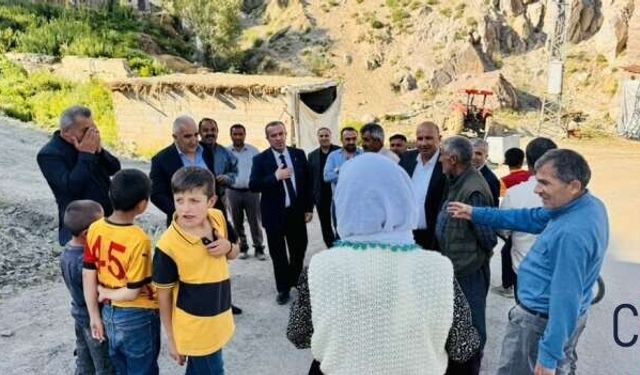 AK Parti Hakkâri İl Başkanı Kaya, Işıklar Köyü'nde Vatandaşlarla Buluştu