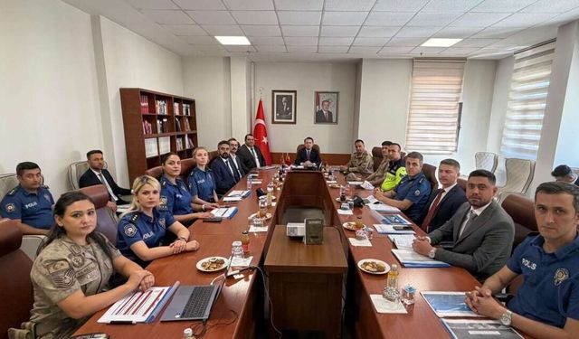 Yüksekova'da Asayiş ve Güvenlik Toplantısı Düzenlendi