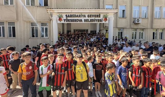 Yüksekova Belediyesi Yaz Spor Okulu'nda Bin Öğrenci Eğitimlere Başladı