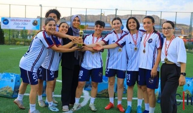 Gülistan Doku Kadınlar Futbol Turnuvası'nın Şampiyonu Hêza Jinê Oldu