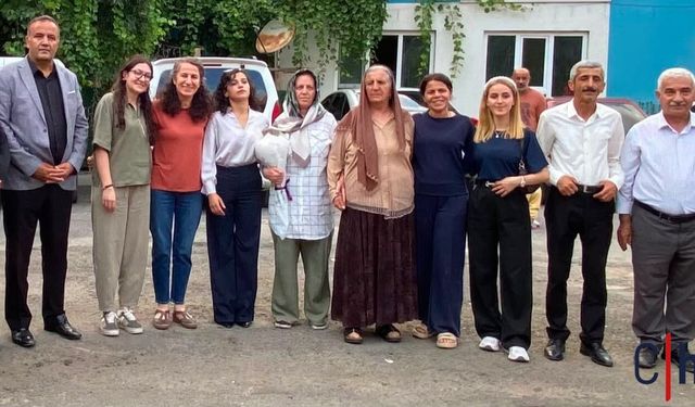DEM Parti Hakkâri Teşkilatı, Tahliye Edilen Rojbin Çetin’i Karşıladı