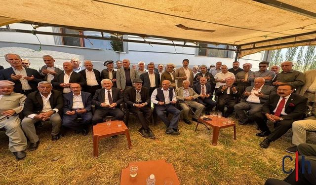 Hakkari'de 28 Yıllık Husumet Barış Yemeğiyle Sona Erdi