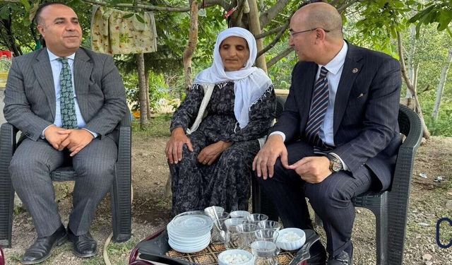 Ayni Özbek’e Bir Destek de İki Belediye Başkanından