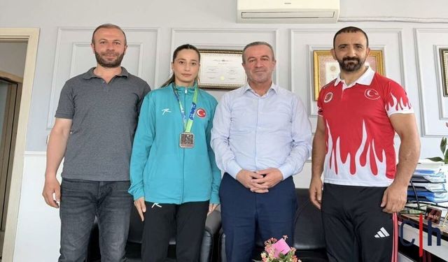 Zeydin Kaya'dan Milli Sporcu Gizemnur Tatlı'ya Tebrik