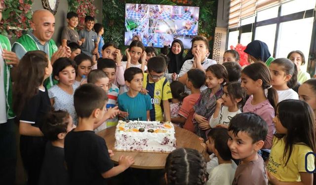 İHH'den çocuklara tatlı sürpriz