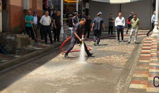 Hakkâri’de Cadde ve Sokaklar Baştan Sona Yıkandı
