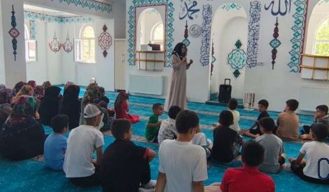 Yaz Kur’an Kursu Öğrencileri Hz. Hamza Camii’nde Buluştu