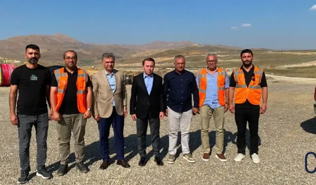 Yüksekova OSB’de altyapı çalışmaları sürüyor