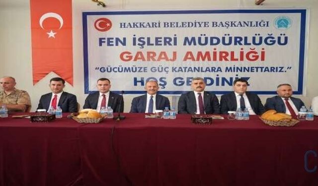 Vali Taşyapan, İl Özel İdaresi ve Belediye Personeliyle Buluştu