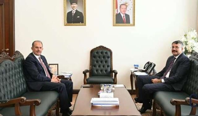 Vali Taşyapan’dan İçişleri Bakan Yardımcısı Ali Çelik’e ziyaret