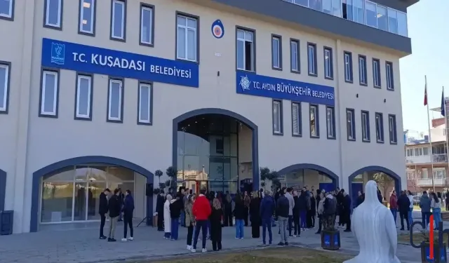 Kuşadası Belediyesi'ne operasyon: 15 kişi gözaltına alındı