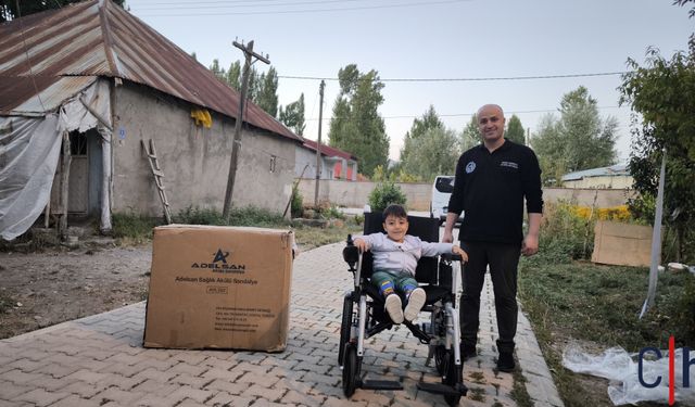 Başkan Aydoğdu'dan 2 Özel Gereksinimli Öğrencilere Akülü Araba Desteği