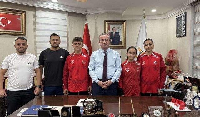 Başkan Kaya Milli Güreşçileri ağırladı