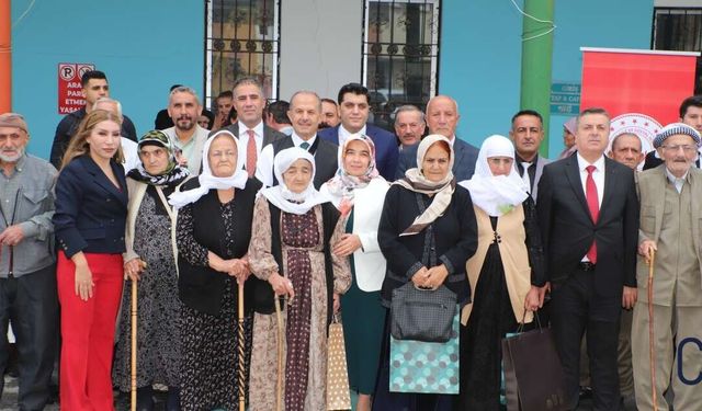 Hakkari'de yaşlarılar haftası çeşitli etkinliklerle kutlandı
