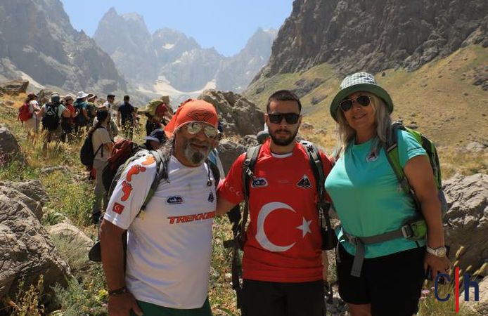 İzmir’den Hakkari’ye: Eşsiz Doğa ve Buzullarda Güvenli Keşif