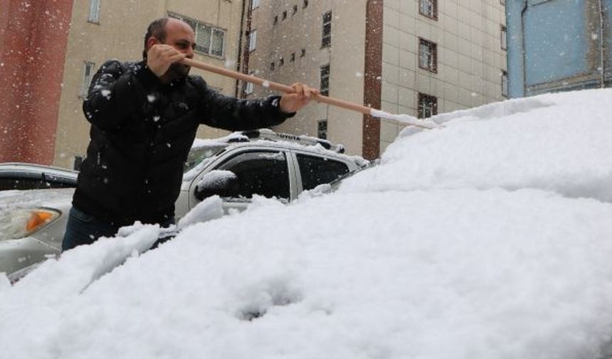 Hakkari'de mart ayında kar sürprizi