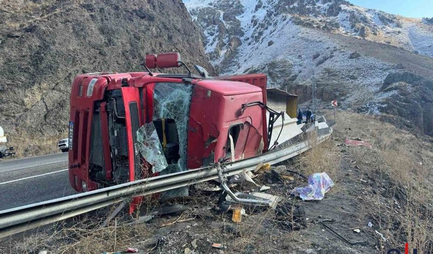 Zincirleme Trafik Kazası: 4 Kişi Yaralandı, Tedavi Altına Alındı