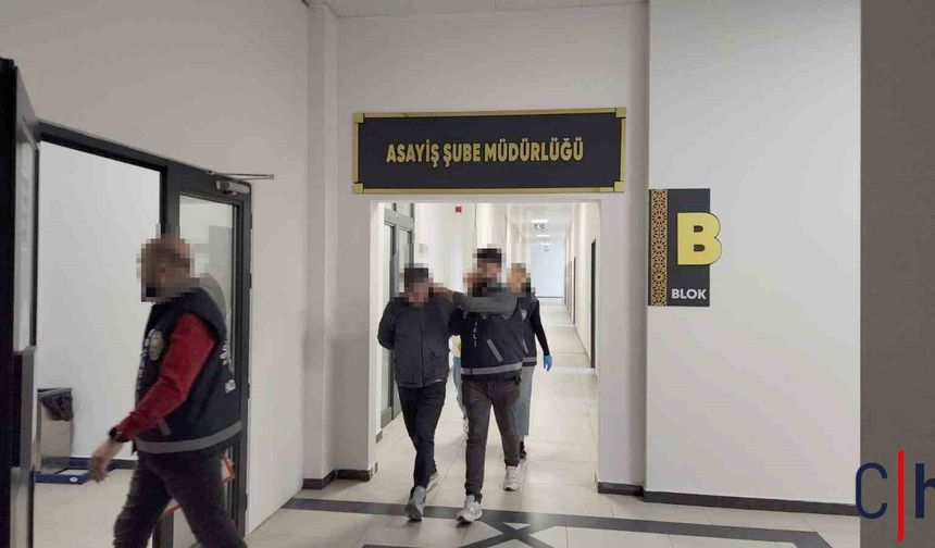 Evden Altın Çalan 2 Hırsız Operasyonla Yakalandı