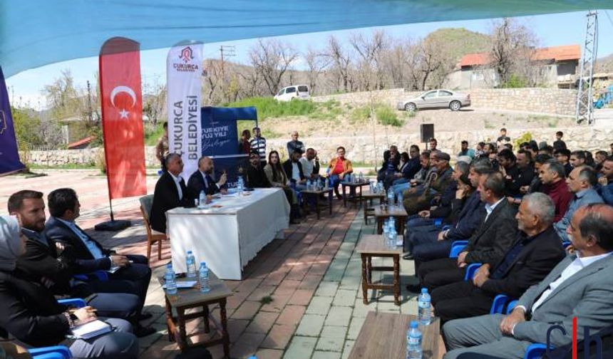 Çukurca'da Gönül Kürsüsü Kuruldu: Başkan Vatandaşı Dinledi!