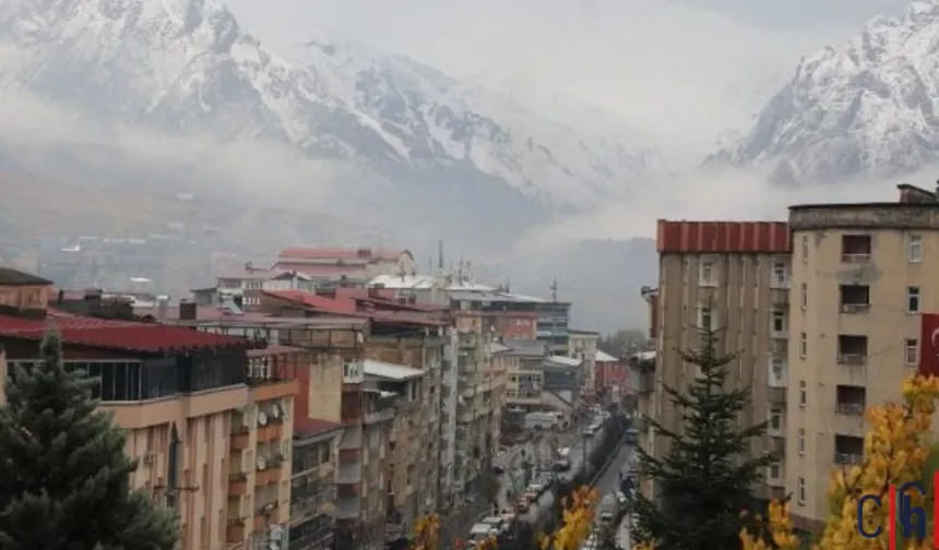 Hakkari'de Kaya Düştü: Pancar Toplayan Kadınlar Ölümden Döndü