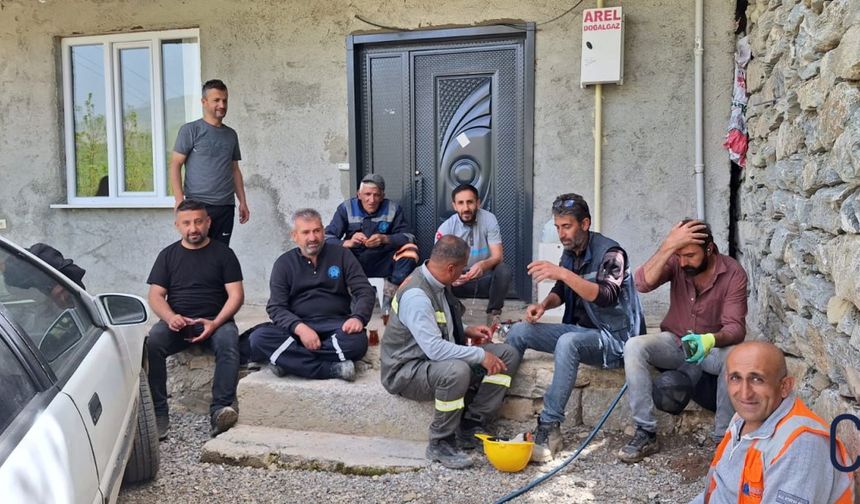Hakkari’deki Altyapı Çalışmalarına Mahalle Sakinlerinden Destek