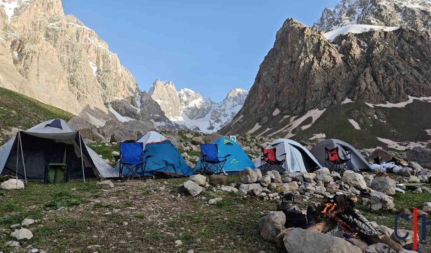 Hakkari’nin Büyüleyici Vadisinde Bahar Kampı