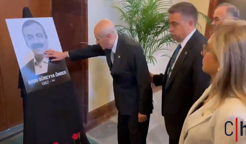MHP Lideri Bahçeli, Sırrı Süreyya Önder İçin TBMM’de Taziye Ziyaretinde Bulundu