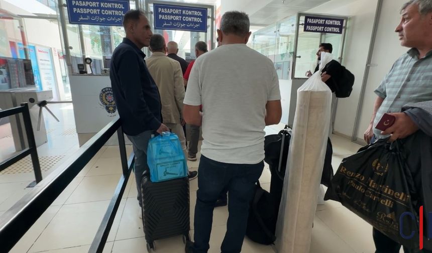 İran’daki Türkler Esendere Sınır Kapısından Yurda Giriş Yapıyor