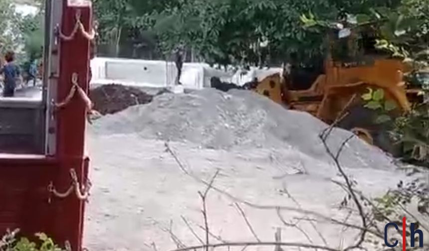 Şemdinli’de İş Makinesi Encümenin Emrinde!