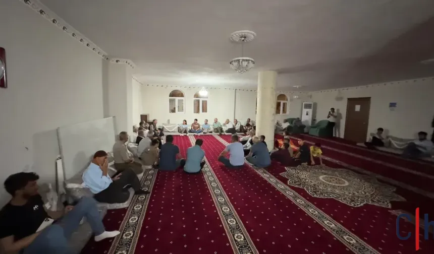 Hakkari’de DEM Parti’den Yoğun Katılımlı Halk Toplantısı