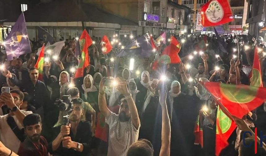 Yüksekova’da Kürtçe Şarkılarla Barış ve Demokrasi Vurgusu