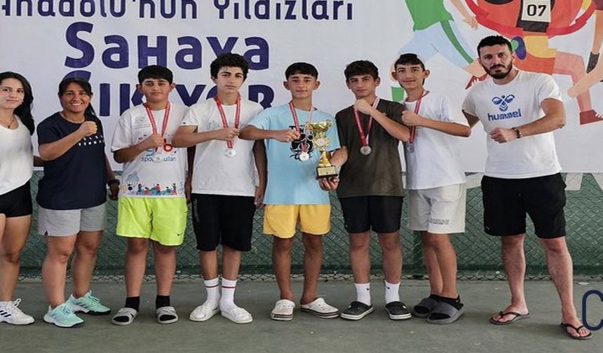 Hakkari, Tenis Alanında Büyük Başarıya İmza Attı
