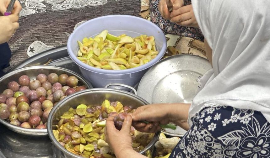 Yüksekovalı Kadınlar Kış Hazırlıklarını Pestille Taçlandırıyor